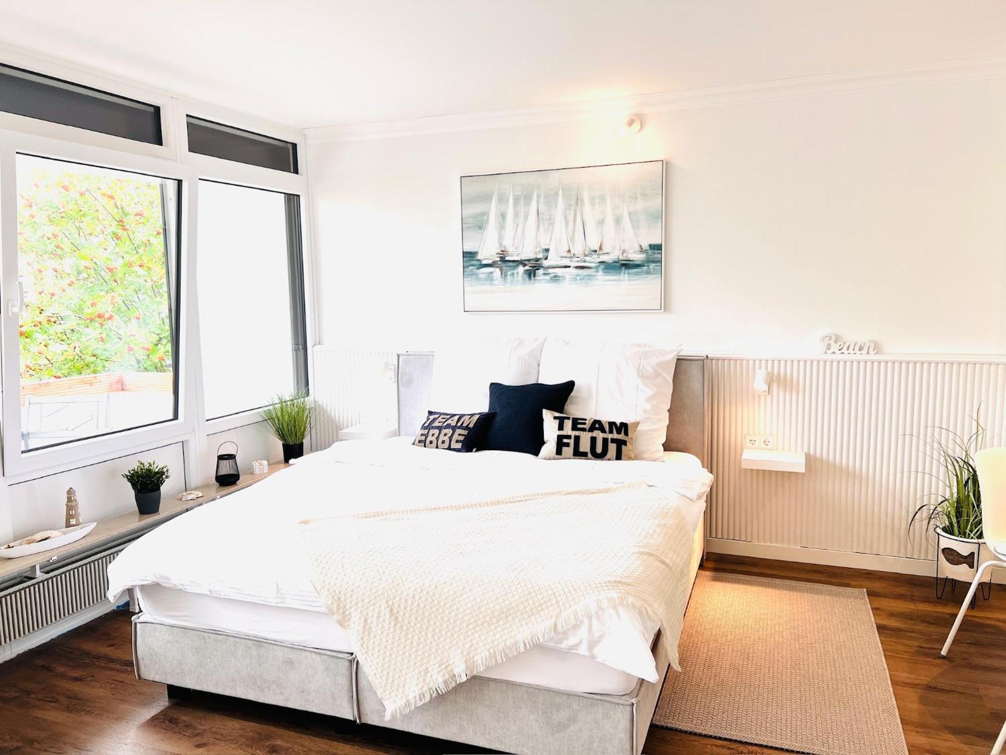 Neu - Frisch Renoviertes Ferienapartment "Waterkant" Busum Bagian luar foto