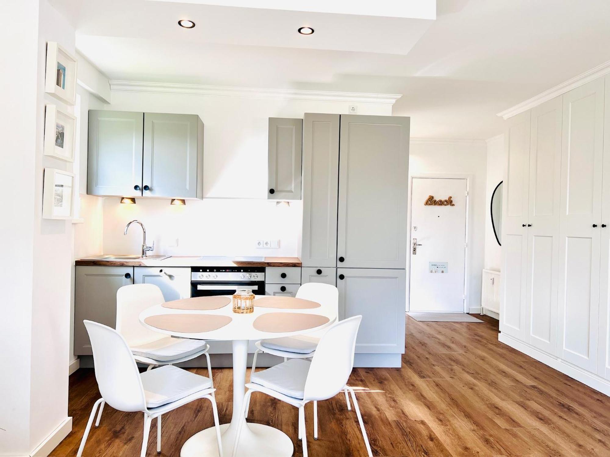 Neu - Frisch Renoviertes Ferienapartment "Waterkant" Busum Bagian luar foto