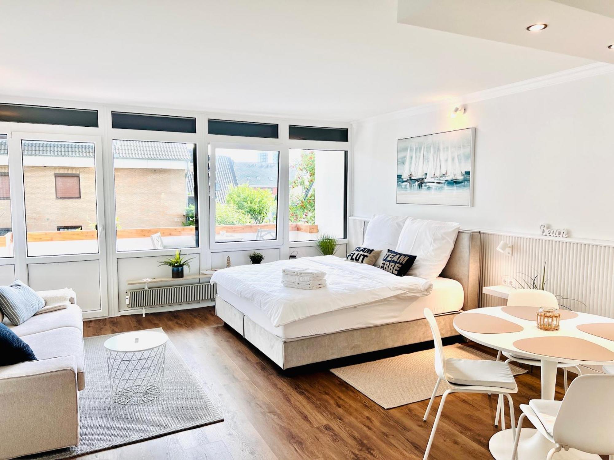 Neu - Frisch Renoviertes Ferienapartment "Waterkant" Busum Bagian luar foto